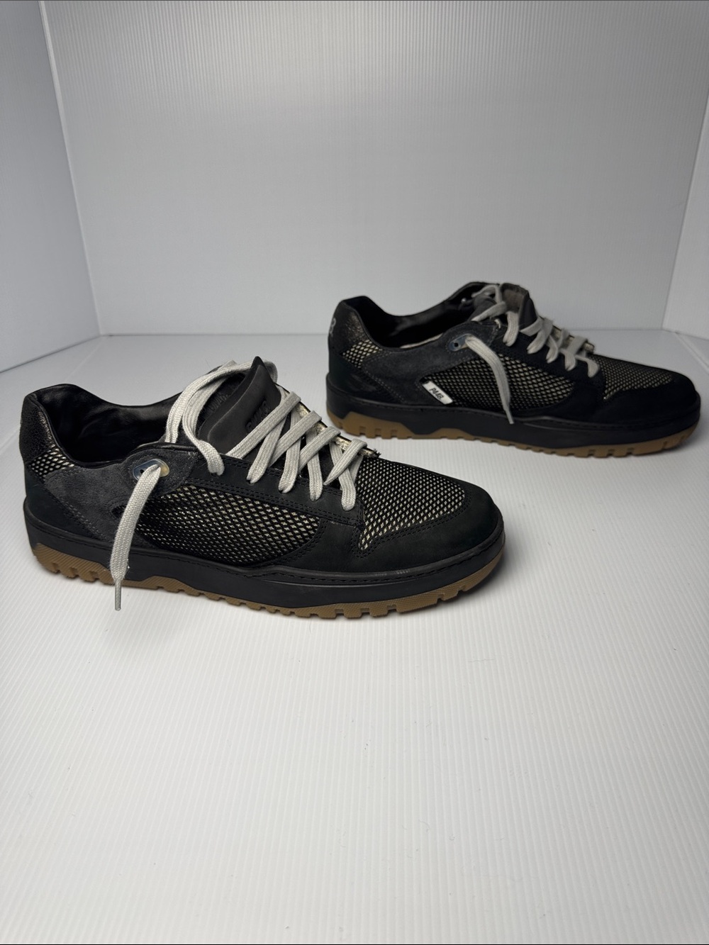 P448 Marvin Black Silver Mesh Low-Top Sneakers Tan Rubber Sole Made in Italy 43